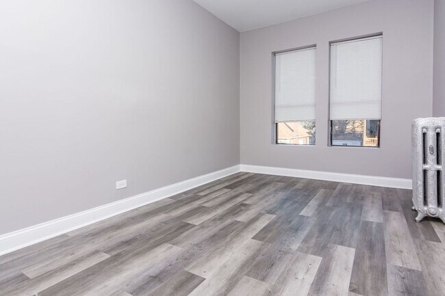 Foto del edificio - 7446 S Kingston Ave