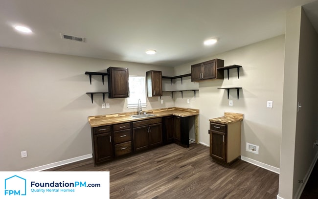 Building Photo - 2573 Tutwiler Ave