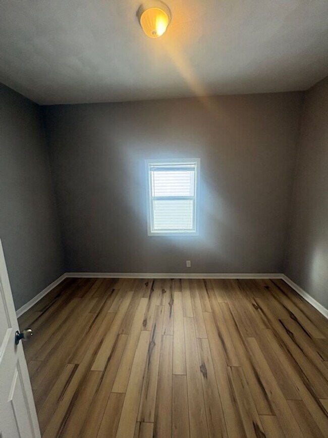 Foto del edificio - Single Family home with large yard