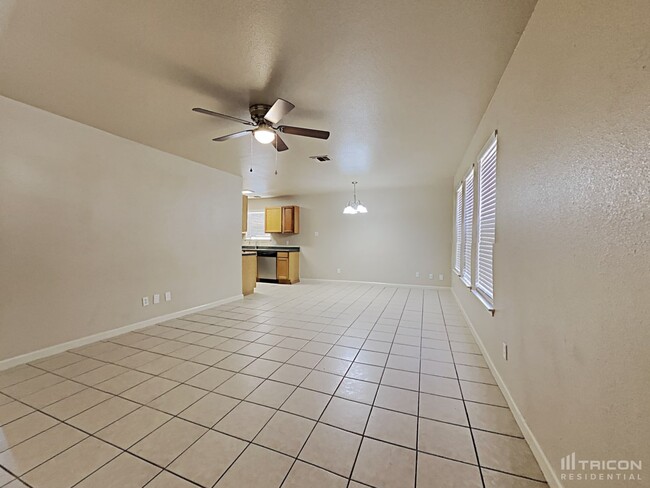 Building Photo - 9722 Spruce Ridge Dr