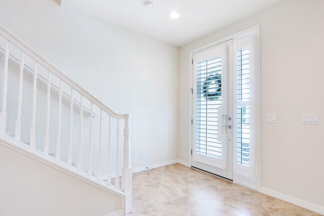 Building Photo - 1311 Community Dr