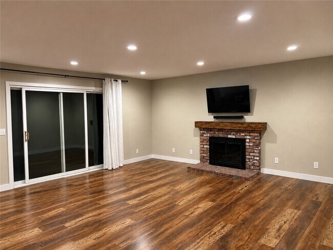 Foto del edificio - 701 Longfellow Dr