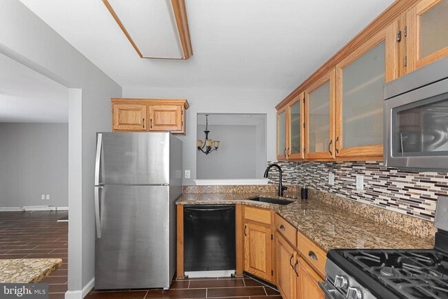 Building Photo - 641 Covington Ct