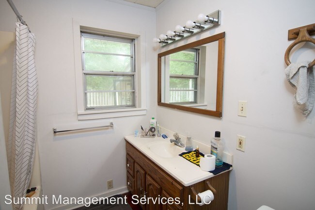 Building Photo - 3206 Jeff Davis Dr Ext