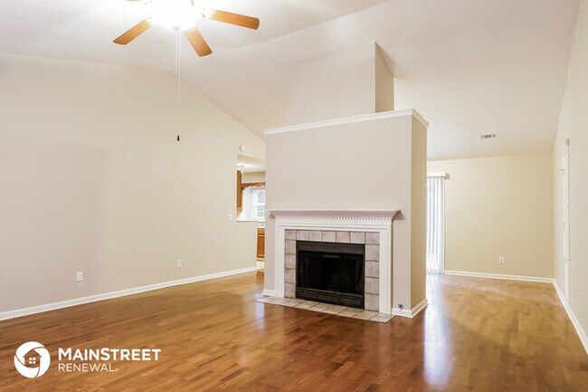 Building Photo - 3830 Greenbrook Dr