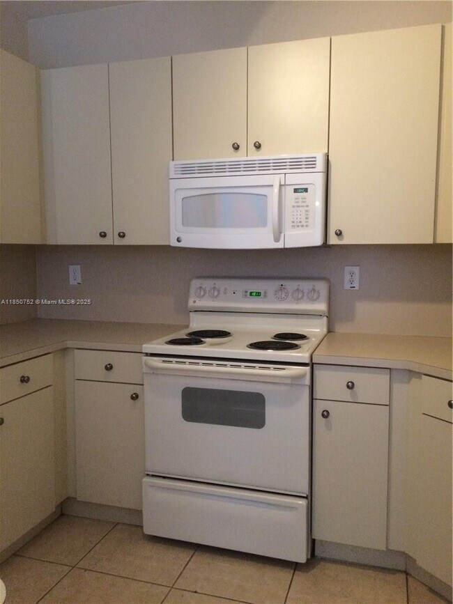 Foto del edificio - 16636 SW 79th Way