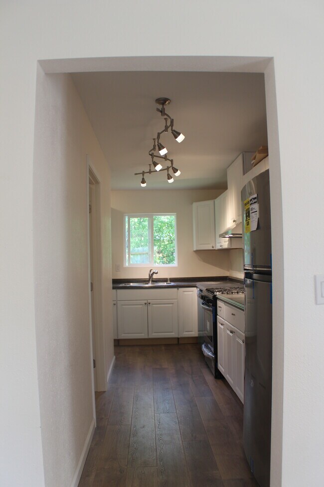 Cocina - 320 E Victor Cir