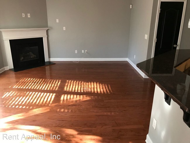 Building Photo - 1656 Oakbrook Lake Dr