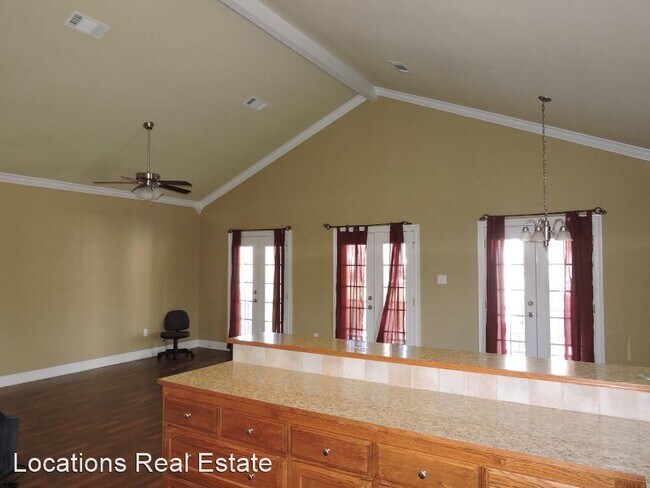 Building Photo - 3 br, 2 bath House - 38035 - 7B Post Offic...