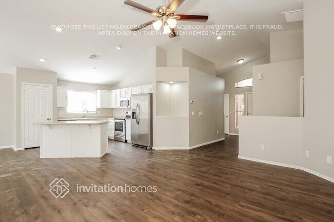 Building Photo - 3352 E Chickadee Rd