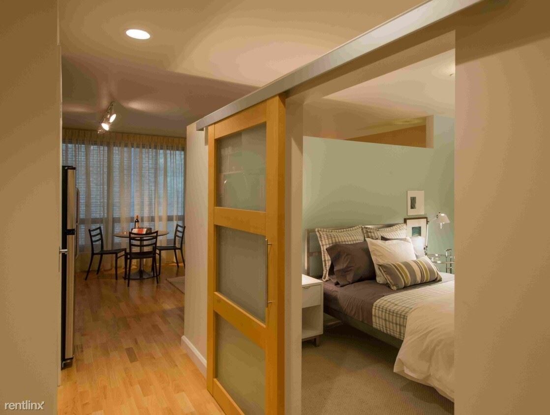 Foto del edificio - 1 br, 1 bath  - 25 Edinboro St  One Bath