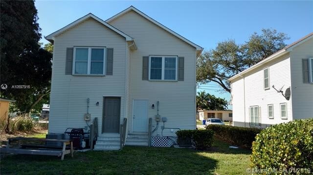 Building Photo - 1600 SW 44th Ave
