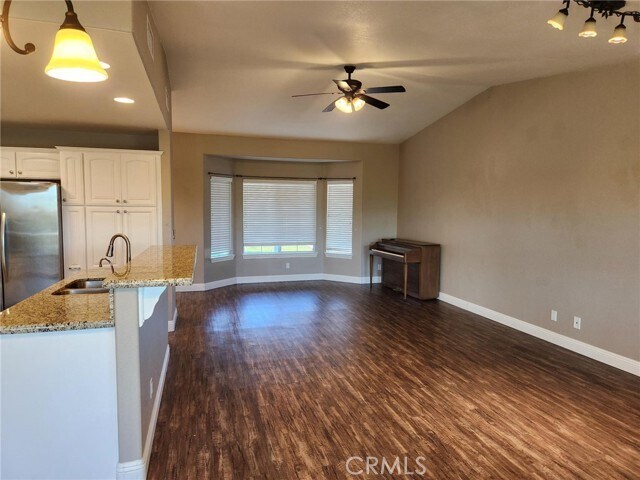 Foto del edificio - 2820 Donner Ct