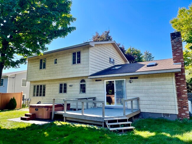 Building Photo - 57 Cogan Ave