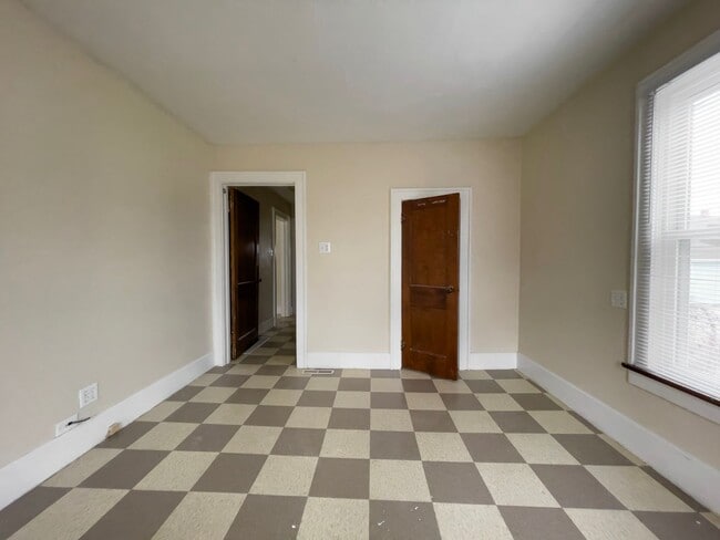 Building Photo - 215 S Talley Ave