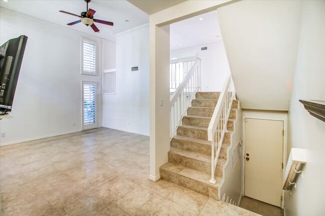 Building Photo - Modern Elegance Meets Calabasas Comfort