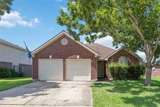 Building Photo - 4517 Fox Run St