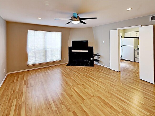 Foto del edificio - 336 Melrose Dr