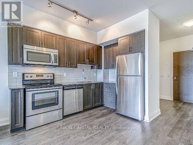 Photo du bâtiment - 7890 Bathurst St