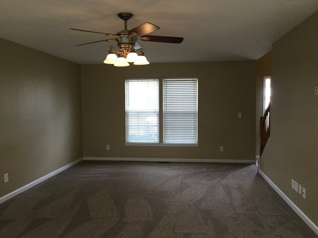 Building Photo - 279 Coyote Dr