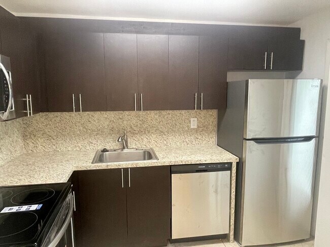 Kitchen - 1400 SW 27th Ave