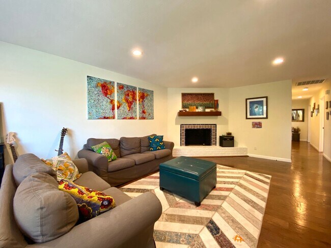 Building Photo - Convenient Central Napa 3 Bedrooms, 2 Bath...