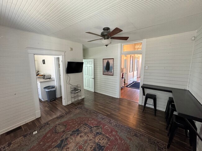 Building Photo - 2210 8th Ave S