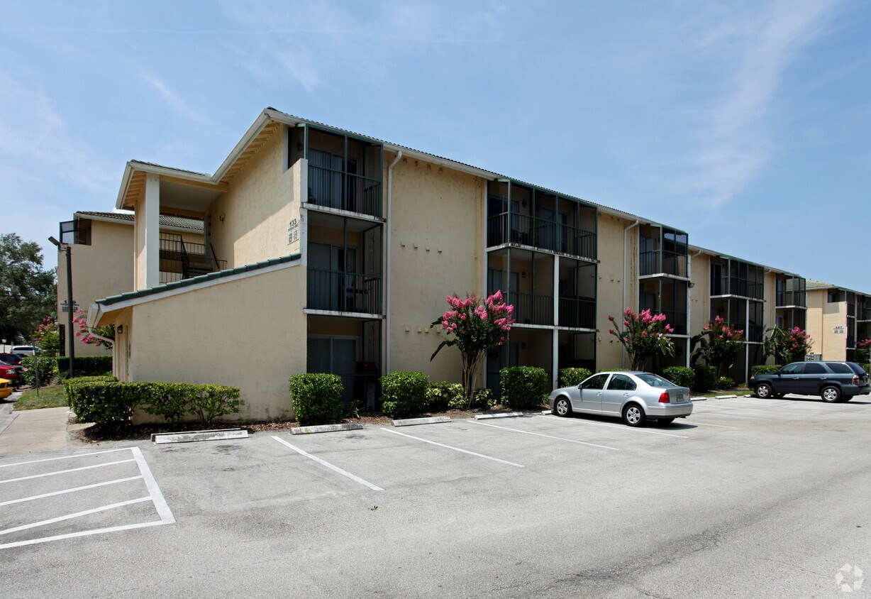 Waterside at Crane's Roost Apartments Altamonte Springs, FL