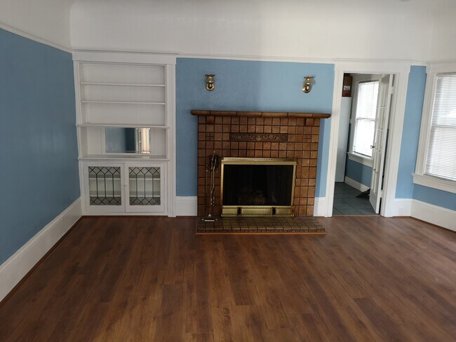 Building Photo - 2406 Blake St