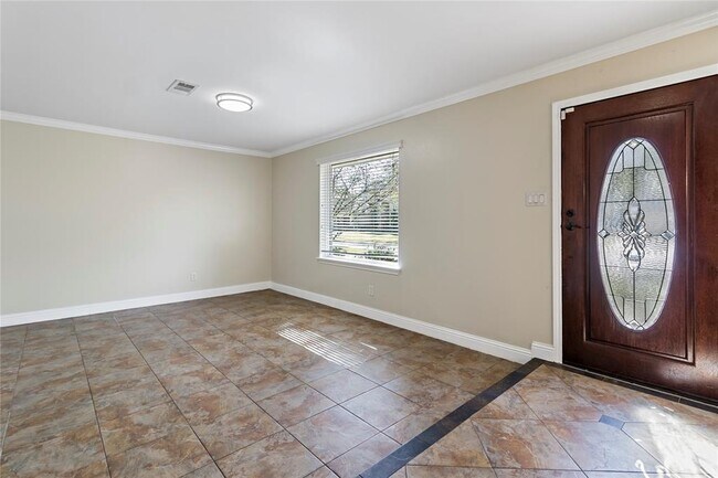 Building Photo - 14026 Woodthorpe Ln