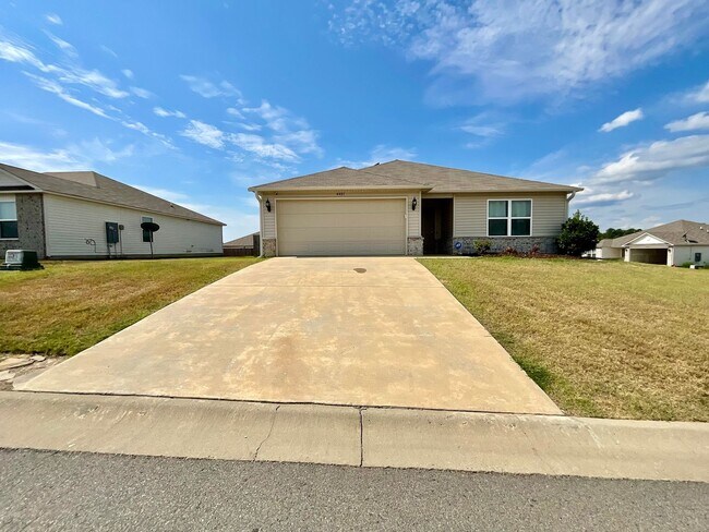 Foto del edificio - 4401 Olympic Dr