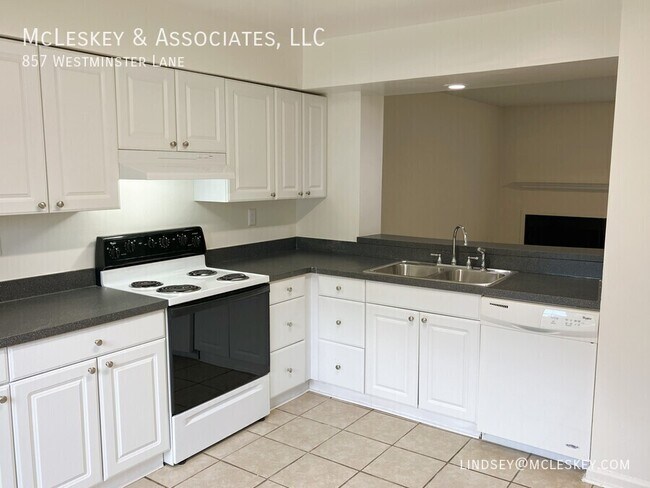 Foto del edificio - 857 Westminster Ln
