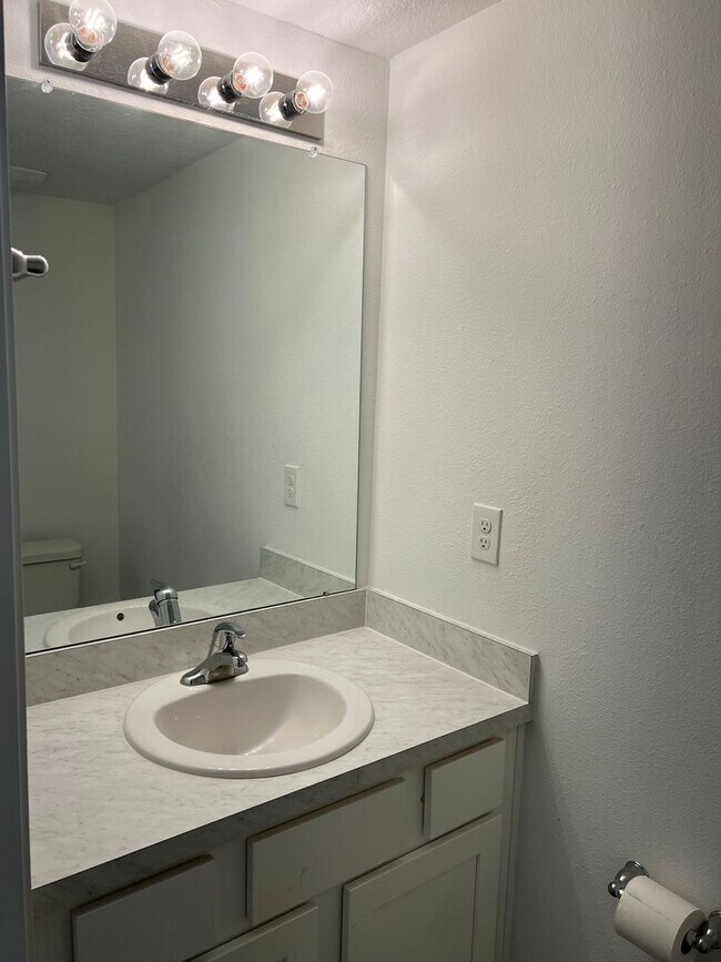 Foto del edificio - Move In Ready Rental