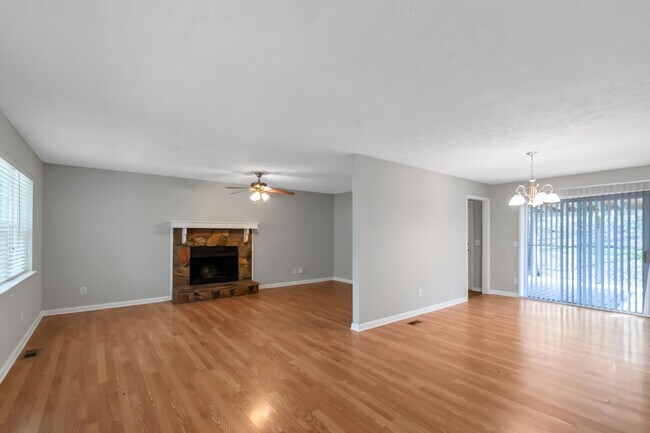 Building Photo - 3653 Chestnut Lake Ct
