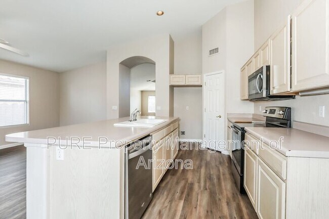 Foto del edificio - 624 W Douglas Ave