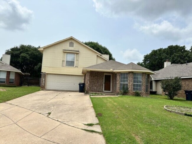 Building Photo - Cute 2 story house in cul-de-sac in SW FW