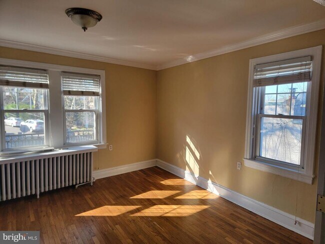 Foto del edificio - 301 Haverford Ave