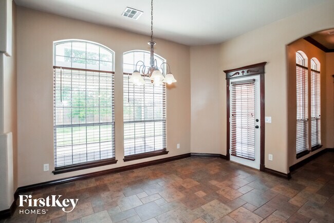 Building Photo - 17100 Holly Burn Cir