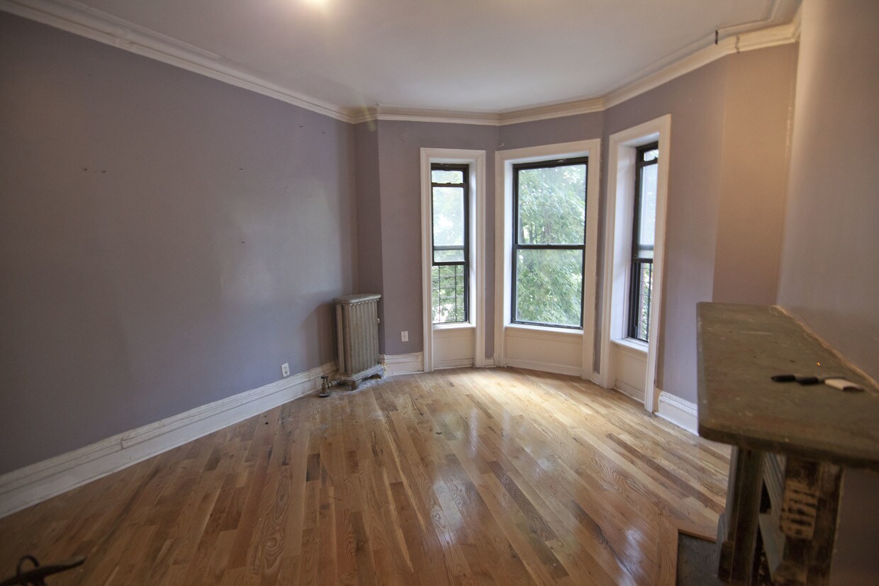 Primary Photo - 88 Clinton Ave