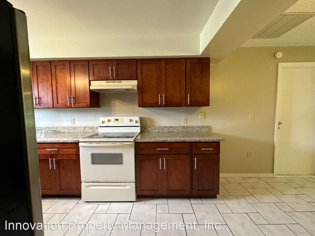 Building Photo - 3 br, 2 bath House - 811 Glastonbury Drive