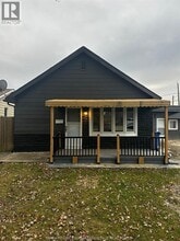 Building Photo - 819 Frank Ave