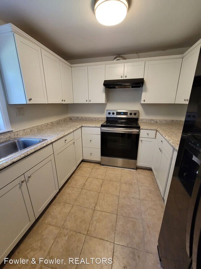 Building Photo - 3 br, 1.5 bath House - 1010 Adams ST