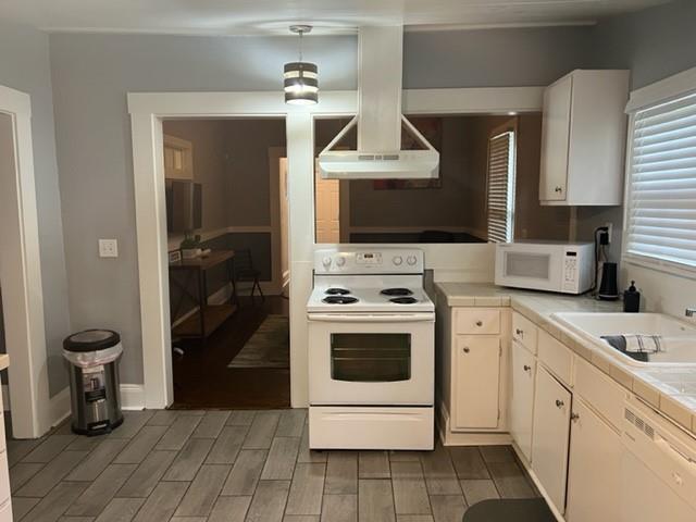 Building Photo - 1928 Meador Way SE