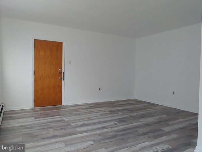 Foto del edificio - 6 Burr Ave