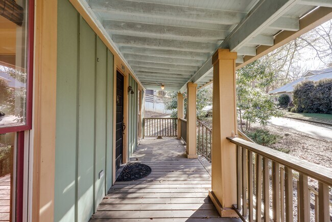 Foto del edificio - 145 Hendrix Ave