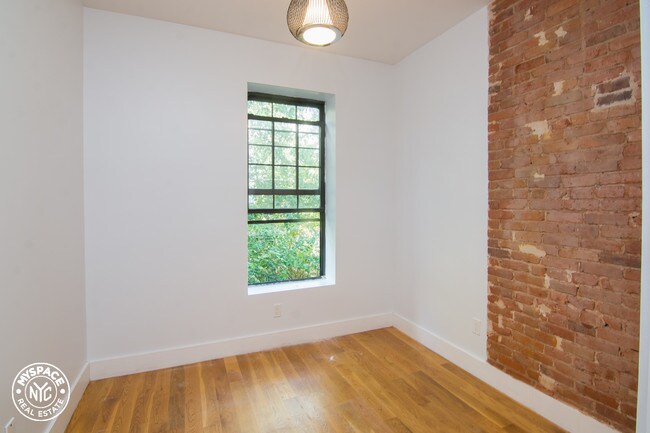 Foto del edificio - 291 Monroe St