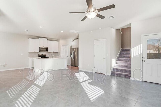 Foto del edificio - 5306 Golden Canary Ln