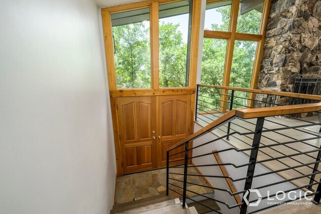 Building Photo - Beautiful Home in Prime Location!