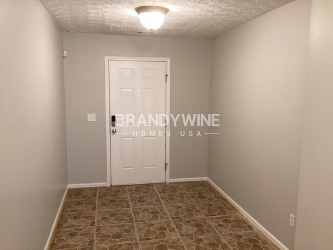 Building Photo - 687 Lakes Cir