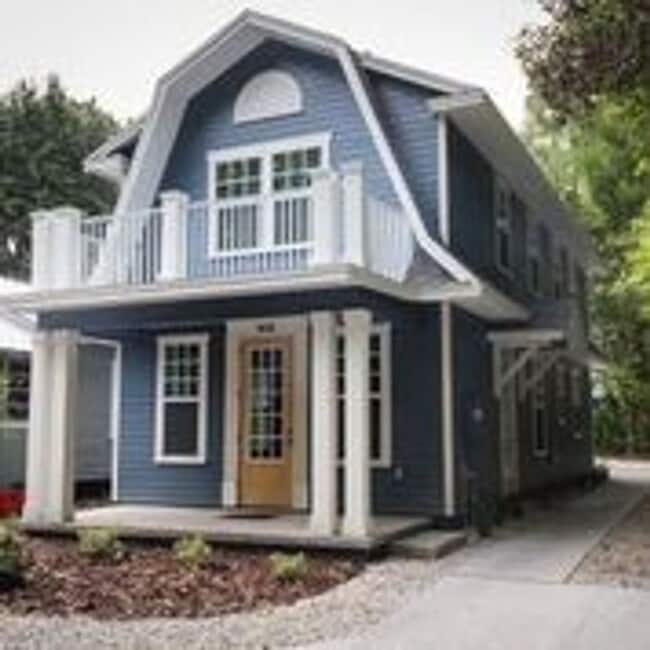 Building Photo - Luxury 4 Bed / 4 Bath Bungalow Cottage -- ...